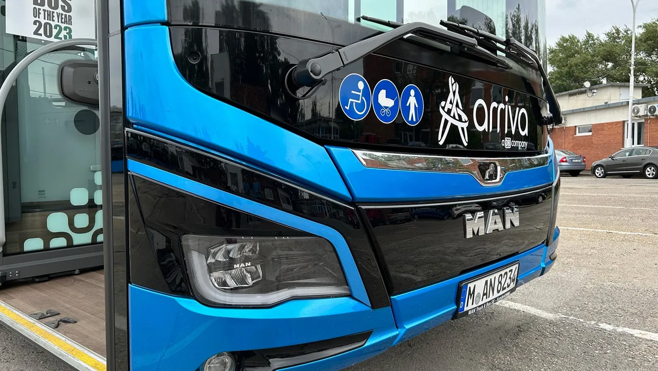 Elektromos meghajtású csuklós busz közlekedik Budapesten a Zöld Busz Programban