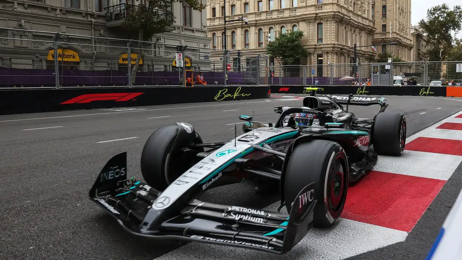 A Mercedes halkabb választ adott a Honda hangoskodásra